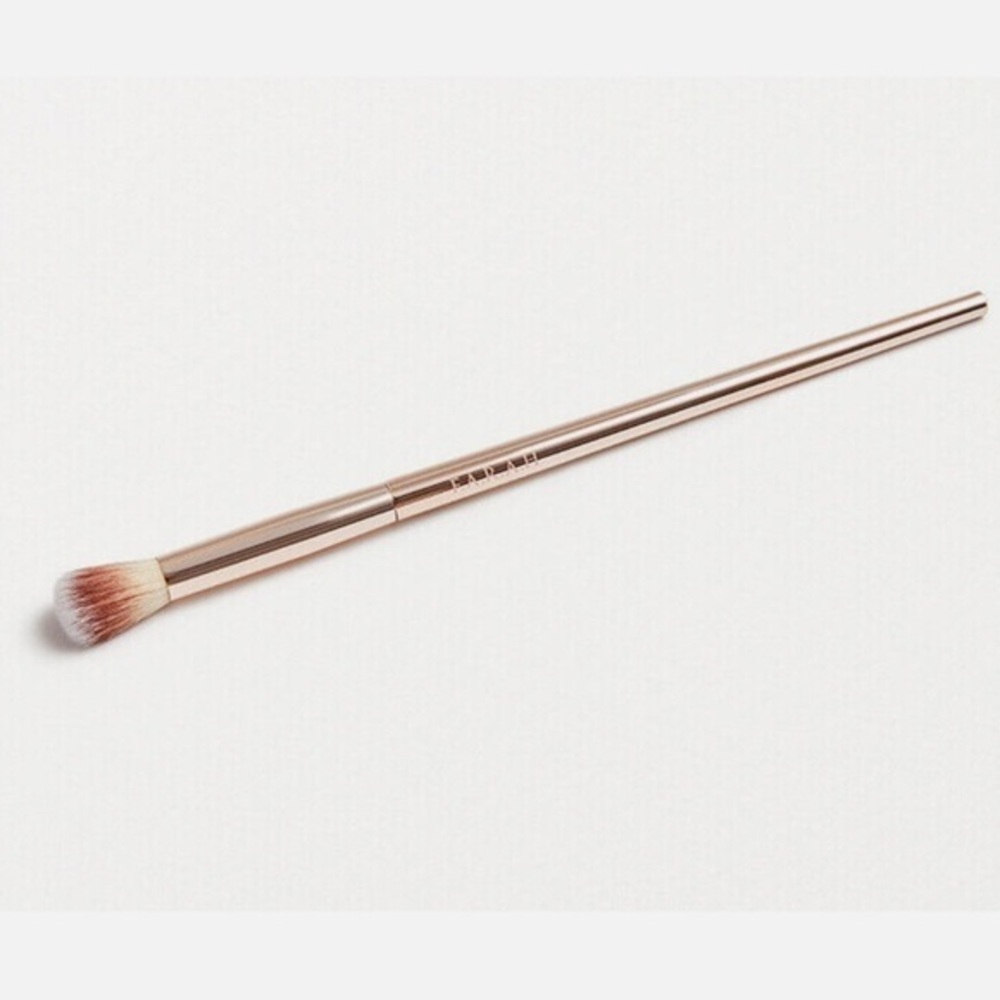 F.A.R.A.H. Eye Contour Brush